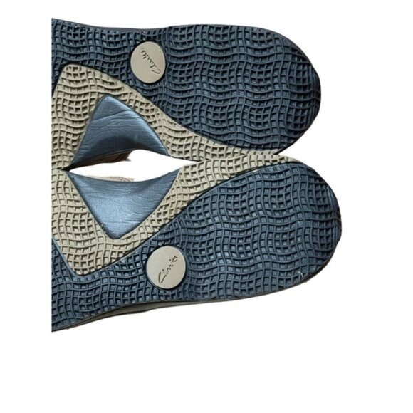 NWOT.Clarks.Women mule brown color leather upper shoes size 8 - Picture 9 of 12